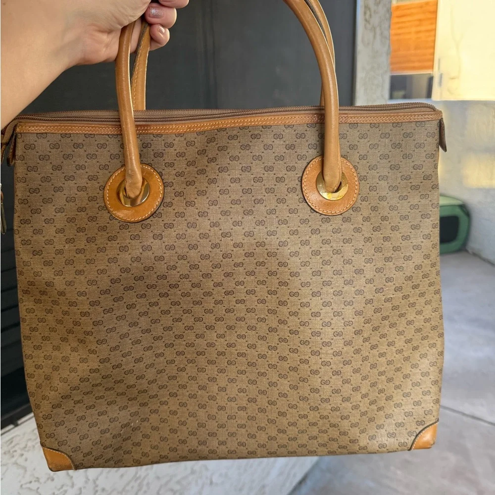 Gucci Tan Tote Bag with Signature Pattern - Picture 2 of 9